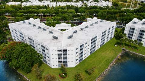 10750 NW 66th St 413, Doral FL - photo 10 of 17