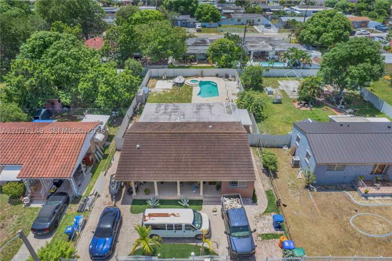 5 bedroom SingleFamilyResidence at 3030 NW 90th St, The Tropics Amd, Miami — photo 3