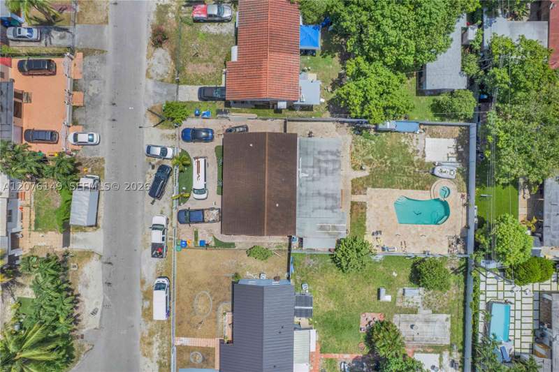 5 bedroom SingleFamilyResidence at 3030 NW 90th St, The Tropics Amd, Miami — photo 5