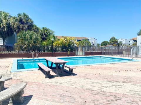 6095 W 18th Ave S314, Hialeah FL - photo 22 of 27