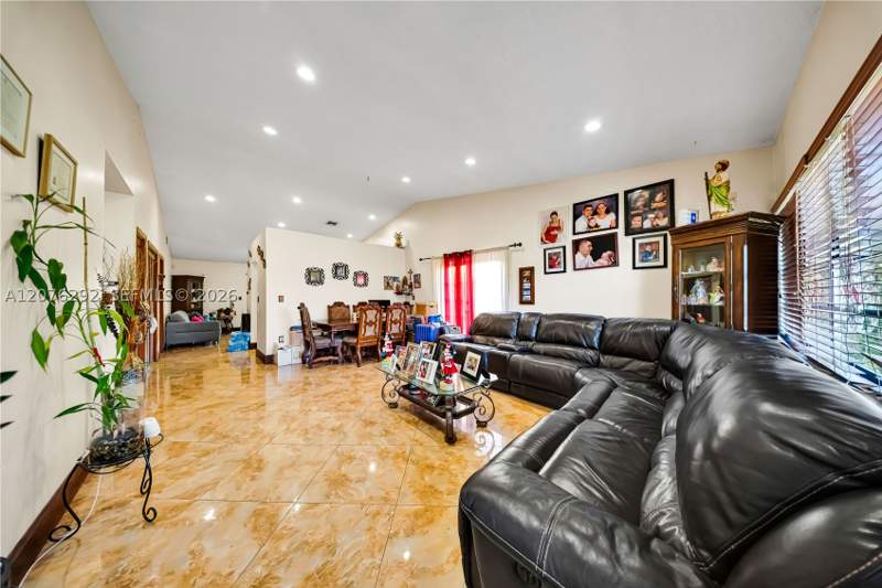 3 bedroom SingleFamilyResidence at 14526 SW 106th Ter, The Cedars Of Kendall, Miami — photo 5