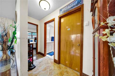 14526 SW 106th Ter, Miami FL - photo 7 of 38