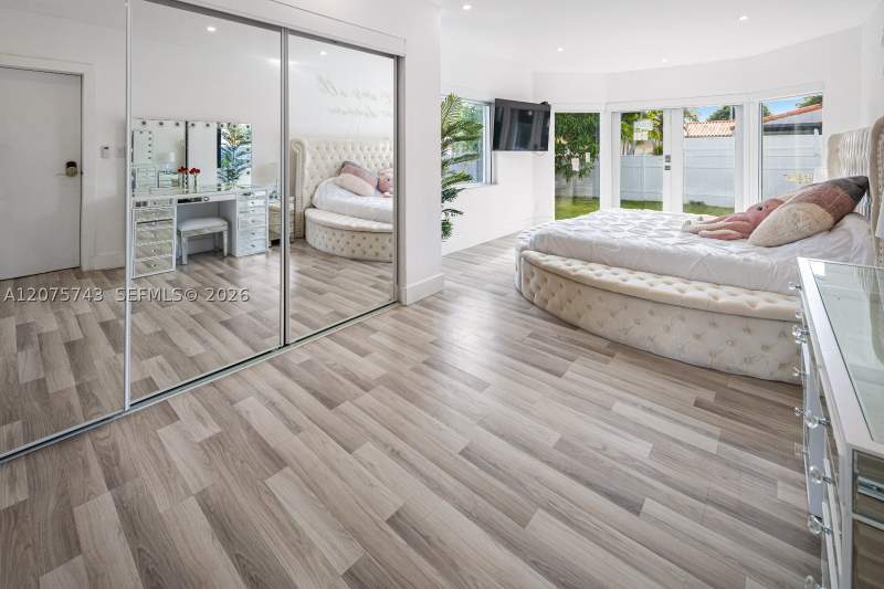 3 bedroom SingleFamilyResidence at 1460 Marseille Dr, 2nd Rev Pl Of Port Of Oce, Miami Beach — photo 2
