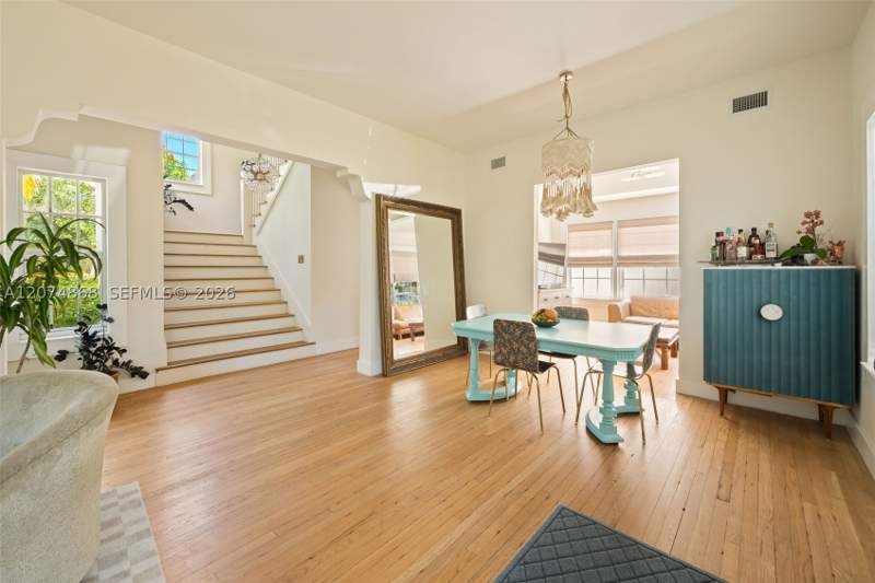4 bedroom SingleFamilyResidence at 524 W 47th St, Surprise Lake, Miami Beach — photo 4