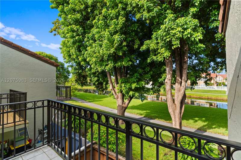 2 bedroom Townhouse at 10450 SW 154th Ct 2, Palm Point Sec 2, Miami — photo 1