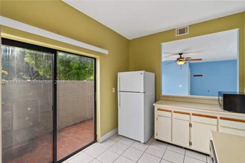 10450 SW 154th Ct 2, Miami FL - photo 10 of 27
