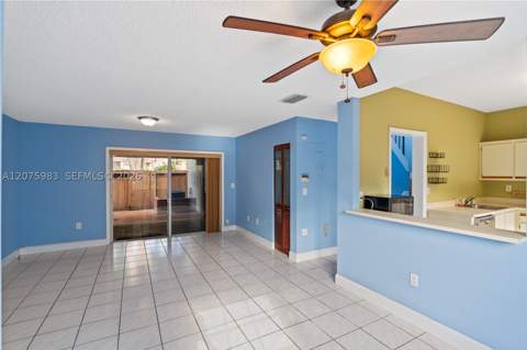 10450 SW 154th Ct 2, Miami FL - photo 6 of 27