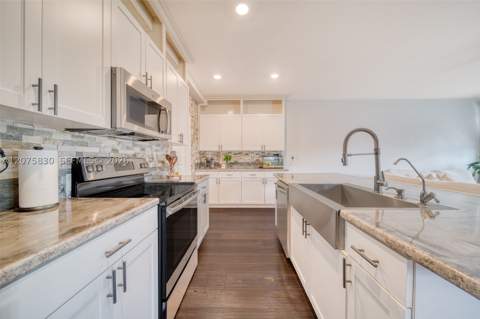 2655 SE 1st St, Homestead FL - photo 6 of 62