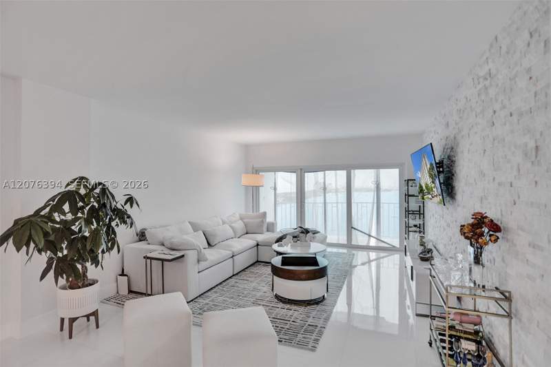 2 bedroom Condominium at 500 Bayview Dr 1924, Arlen House West Condo, Sunny Isles Beach — photo 5