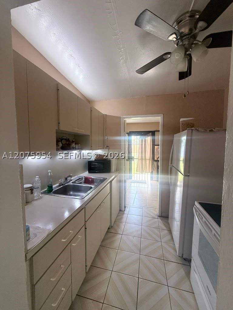 3 bedroom SingleFamilyResidence at 3190 NW 97th St, The Tropics Amd, Miami — photo 5