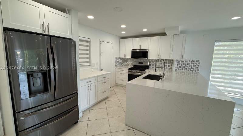 2 bedroom Condominium at 7701 SW 88th St B330, Paradise At Dadeland Cond, Miami — photo 2