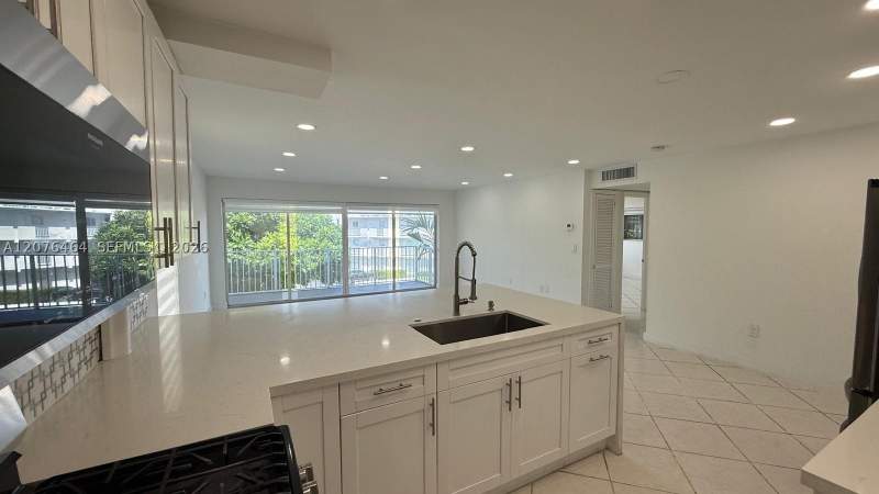 2 bedroom Condominium at 7701 SW 88th St B330, Paradise At Dadeland Cond, Miami — photo 3