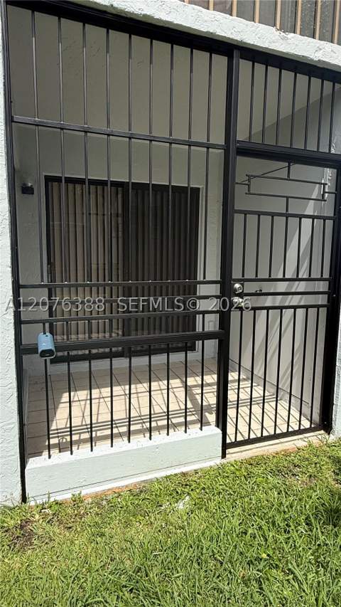 2750 W 63rd Pl 12-24, Hialeah FL - photo 14 of 17