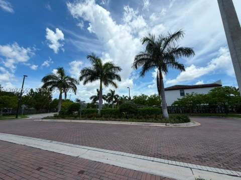 519 NE 208th Ter, Miami FL - photo 24 of 37