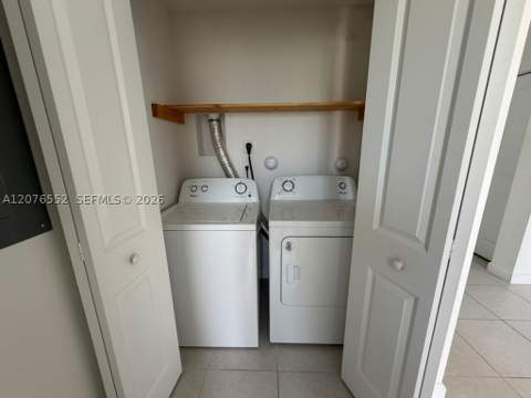 519 NE 208th Ter, Miami FL - photo 9 of 37