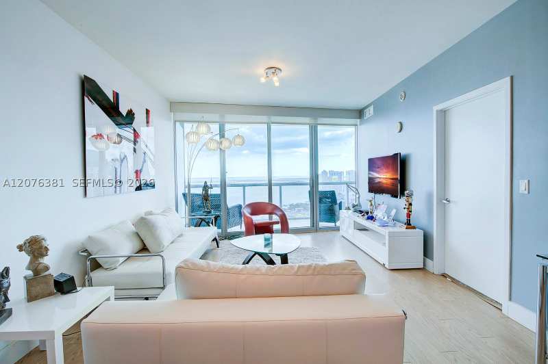 1 bedroom Condominium at 888 Biscayne Blvd 4007, Marina Blue Condo, Miami — photo 1