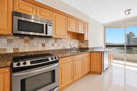 19101 NE 36th Ct 1602, Aventura FL - photo 10 of 36