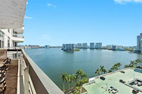 19101 NE 36th Ct 1602, Aventura FL - photo 17 of 36