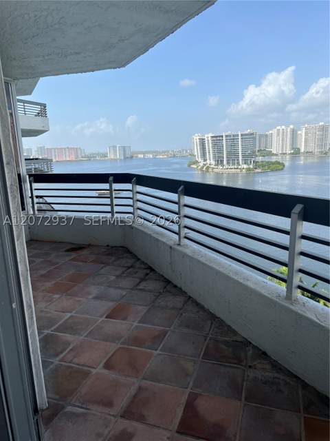 19101 NE 36th Ct 1602, Aventura FL - photo 18 of 36