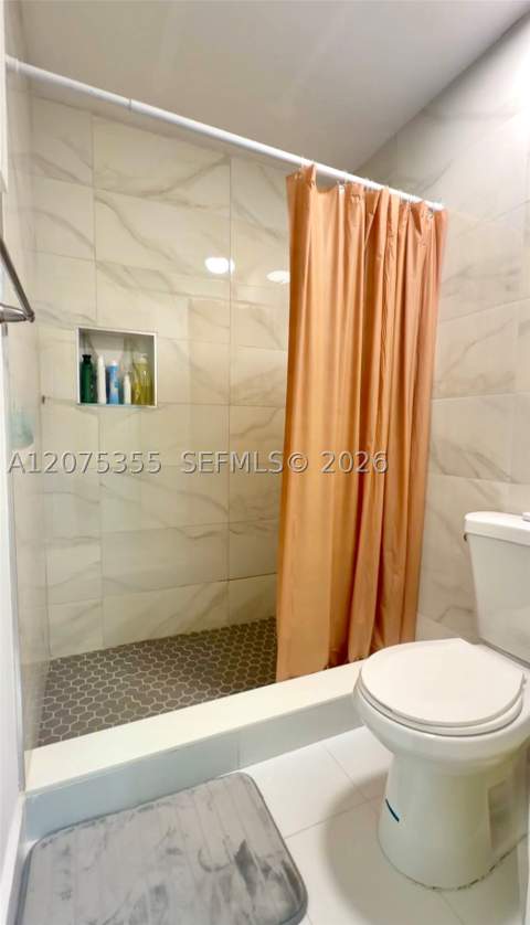 761 NE 199th St 202, Miami FL - photo 9 of 22
