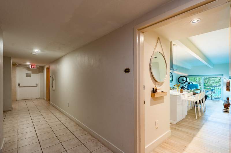 1 bedroom Condominium at 12105 NE 11th Place 103, Biscayne Point Condo, North Miami — photo 5