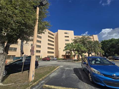 9688 Fontainebleau Blvd 409, Miami FL - photo 15 of 19