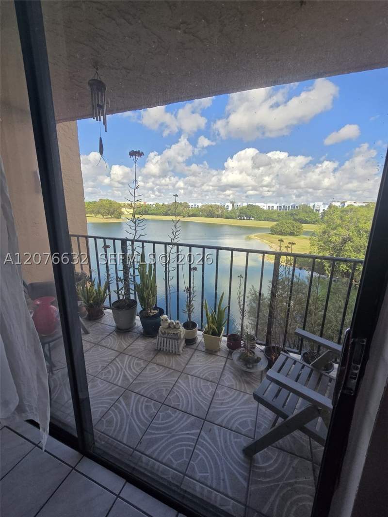 2 bedroom Condominium at 9688 Fontainebleau Blvd 409, Golfview Cl Fontainbl Pk, Miami — photo 3