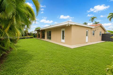3115 Village Green Dr, Miami FL - photo 18 of 23