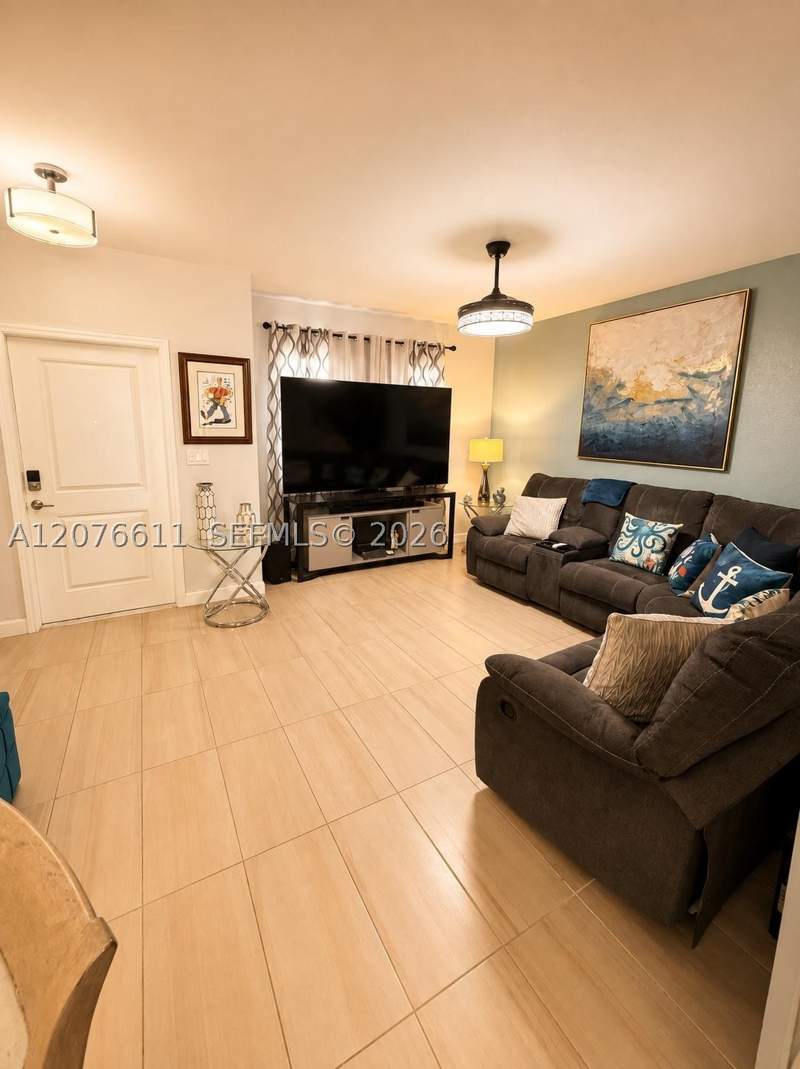 3 bedroom Townhouse at 1222 NW 3rd Ln, Forest Park Villas, Florida City — photo 3