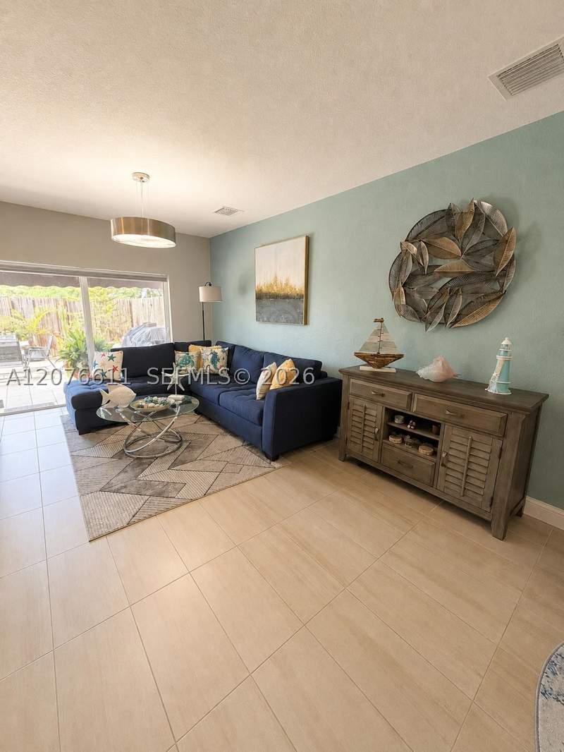 3 bedroom Townhouse at 1222 NW 3rd Ln, Forest Park Villas, Florida City — photo 5