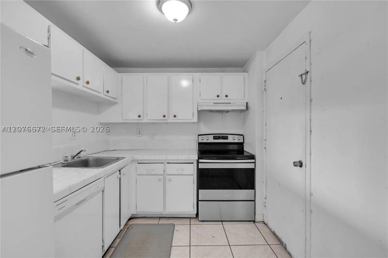 3 bedroom Condominium at 9001 SW 77th Ave C402, Dadeland Place Condo, Miami — photo 2