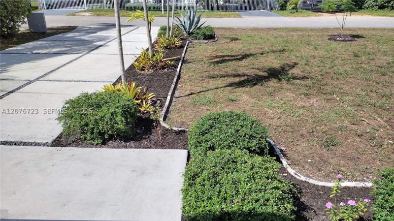 4 bedroom SingleFamilyResidence at 300 S Biscayne River Dr, Rev Plat Of Brandon Park, Miami — photo 3