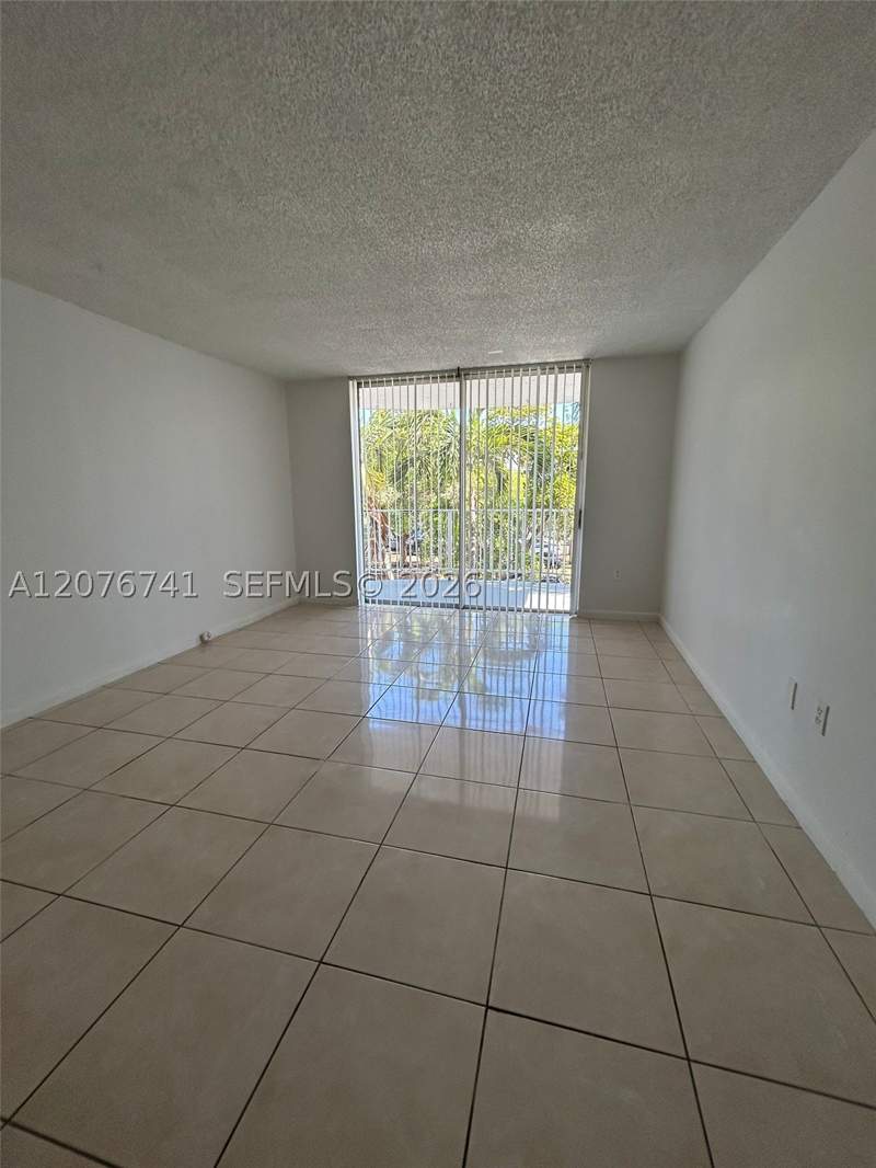 1 bedroom Condominium at 496 NW 165th St Rd D-310, Montecarlo Condo, Miami — photo 2