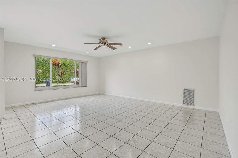 3 bedroom SingleFamilyResidence at 17721 SW 93rd Ave, The Banyan Drive Estates, Palmetto Bay — photo 3