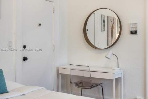 124 Mendoza Ave 4, Coral Gables FL - photo 6 of 14