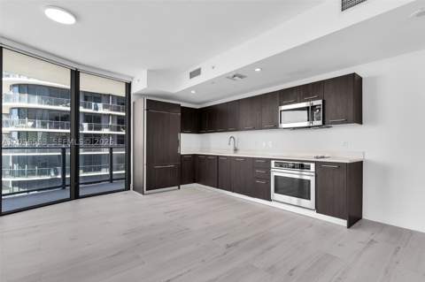 45 SW 9th St 1706, Miami FL - photo 12 of 36