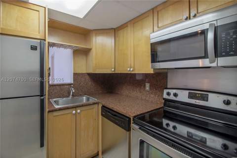 800 West Ave 509, Miami Beach FL - photo 6 of 10