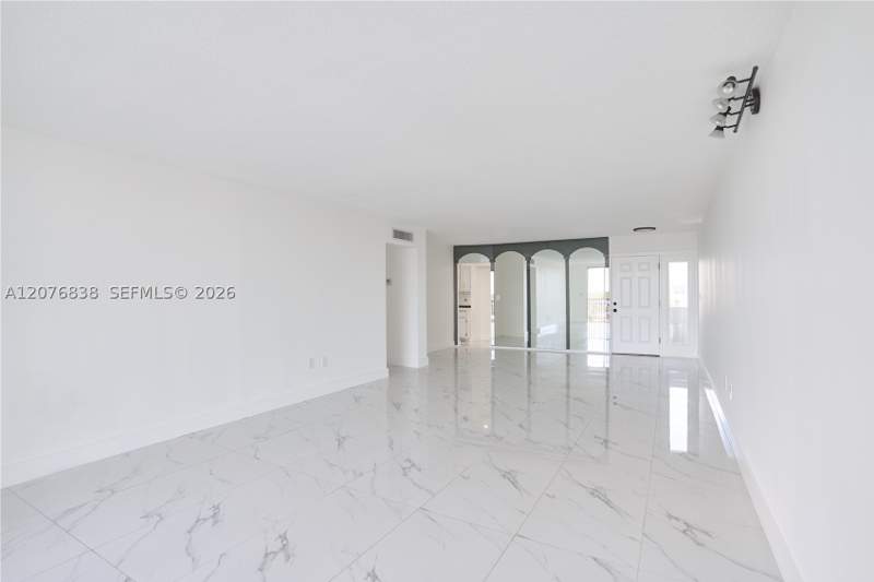2 bedroom Condominium at 1750 NE 191st St 829-4, Jade Winds Group-Daisy GA, Miami — photo 5