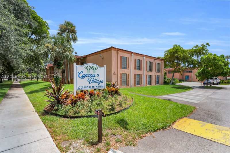 2 bedroom Condominium at 7100 Fairway Dr K11, Cypress Village Condo, Miami Lakes — photo 1
