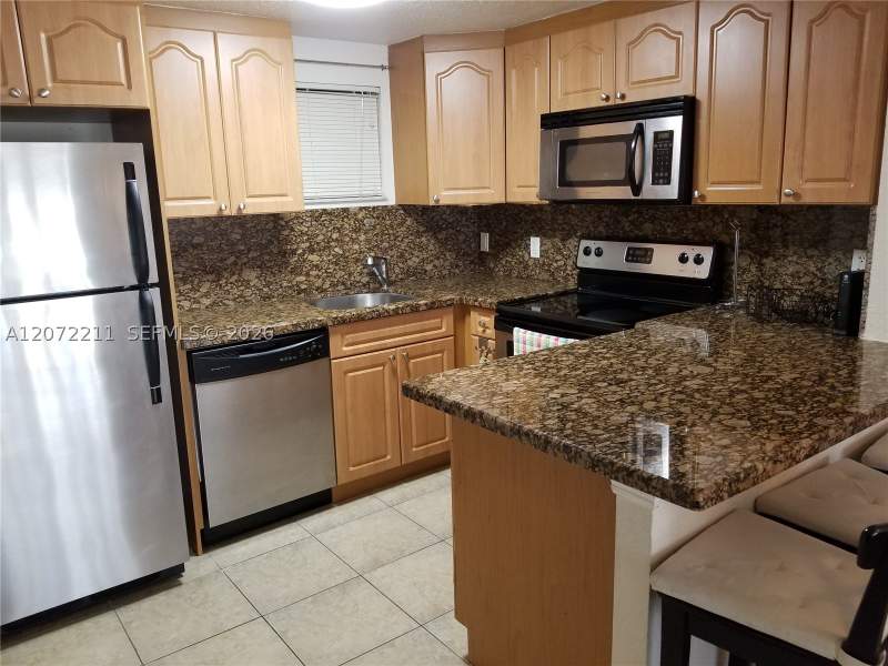 1 bedroom Condominium at 8290 Lake Dr 440, Las Vistas At Doral Condo, Doral — photo 3