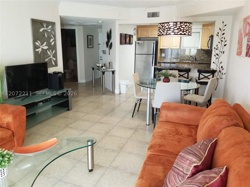 1 bedroom Condominium at 8290 Lake Dr 440, Las Vistas At Doral Condo, Doral — photo 4