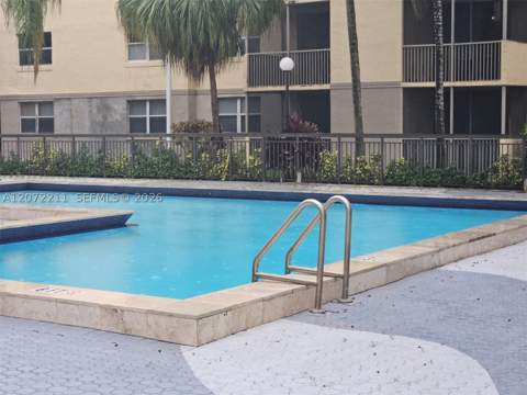8290 Lake Dr 440, Doral FL - photo 8 of 9