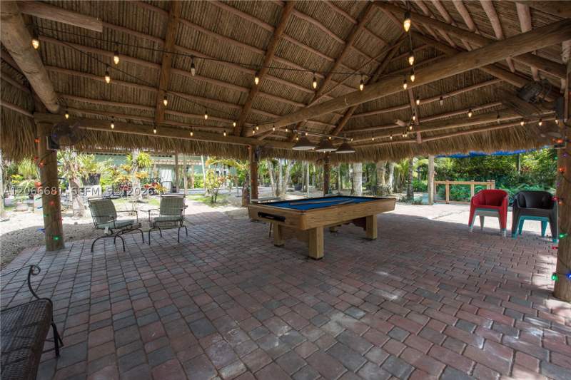 7 bedroom SingleFamilyResidence at 15720 SW 258th St, Redlands, Homestead — photo 5
