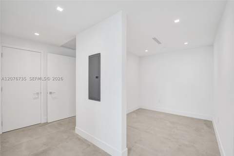 2411 Laguna Circle 2511, North Miami FL - photo 17 of 130