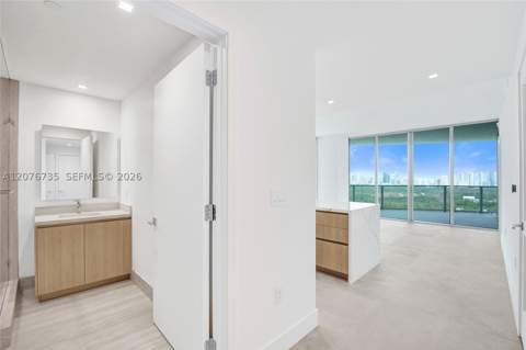 2411 Laguna Circle 2511, North Miami FL - photo 20 of 130