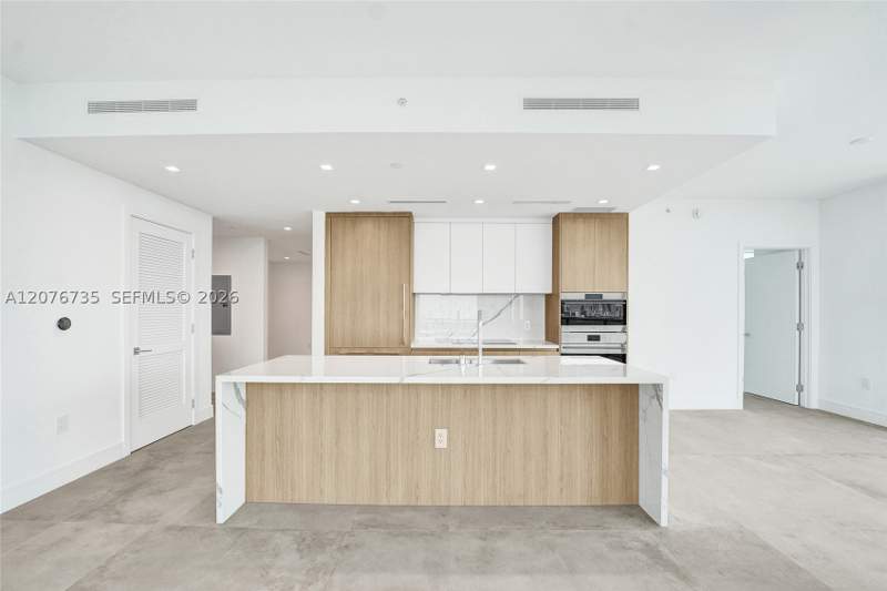 2 bedroom Condominium at 2411 Laguna Circle 2511, One Park Tower, North Miami — photo 3