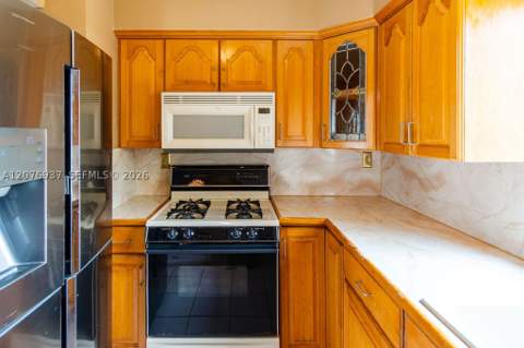 11312 SW 67th Ter, Miami FL - photo 10 of 38