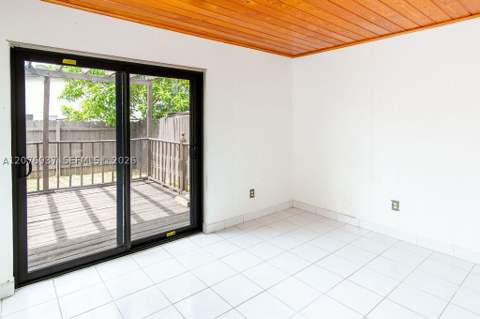 11312 SW 67th Ter, Miami FL - photo 12 of 38