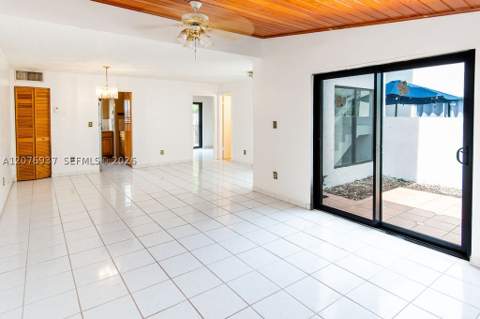 11312 SW 67th Ter, Miami FL - photo 7 of 38