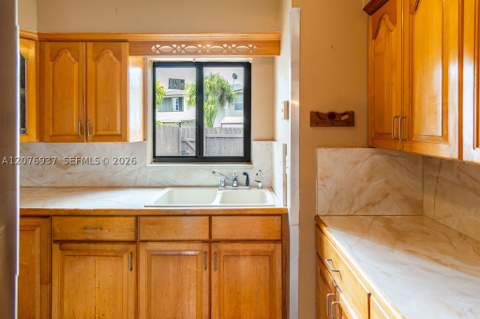 11312 SW 67th Ter, Miami FL - photo 9 of 38